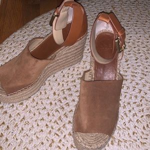 Marc Fisher brown suade wedges